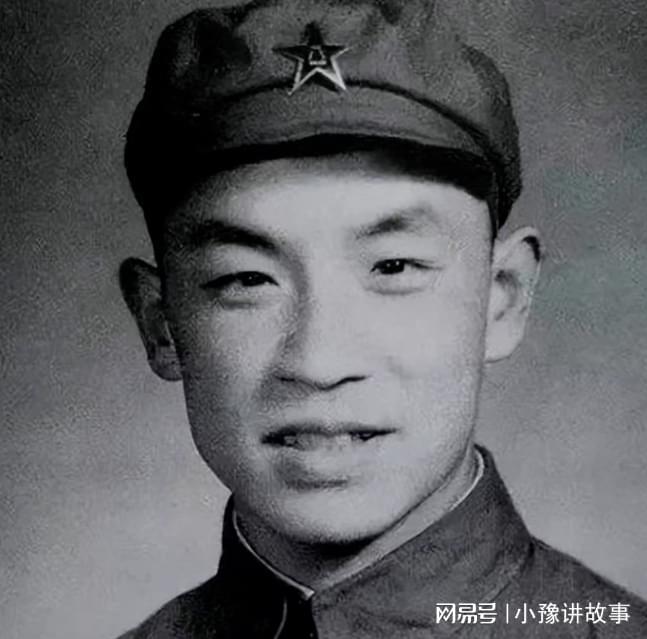 app下载-1955年授衔，迟浩田自报“大尉”，中央不同意，最后得到什么军衔